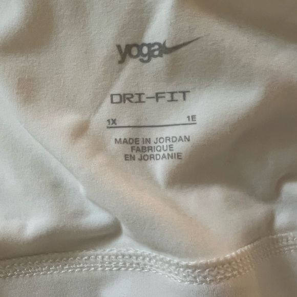 NIKE YOGA Women’s Sports Bra NWT Size 1X- not padded - Picture 6 of 6